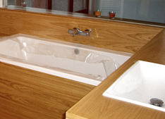 Výroba atypického interiéru koupelny (voduvzdorný MFP, dýha dub)